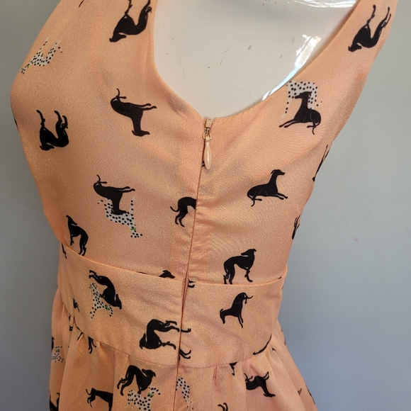 Farm Rio Greyhound Print Dress, VGUC, Size M - Picture 5 of 8